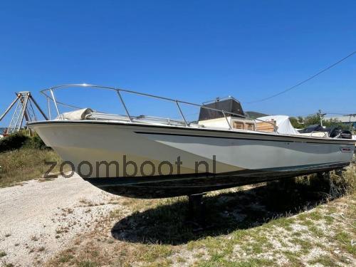 Boston Whaler Outrage 25 beoordelingen en specificaties